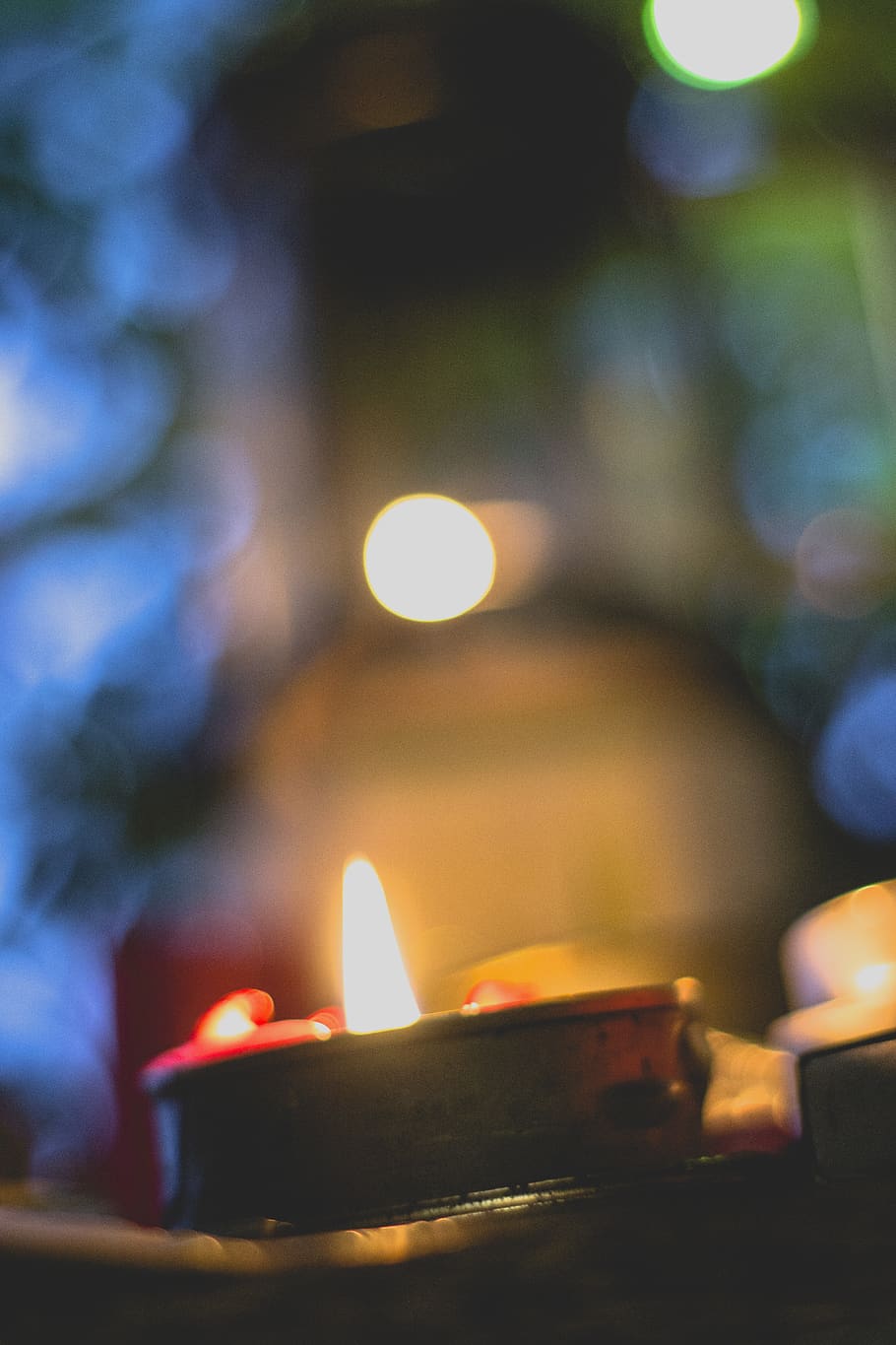 bokha, candle, blurry, light, fire, flame, background, burning HD wallpaper