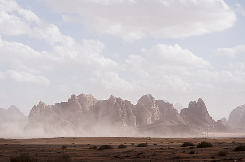 brown cliff under white sky, nature, outdoors, weather, jordan HD wallpaper