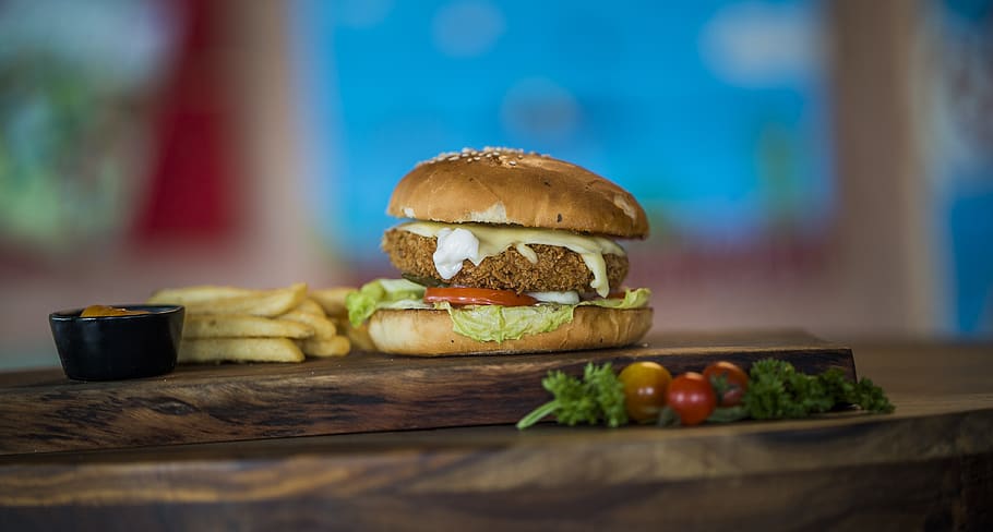 Chicken Burger With Fries, blurred background, bread, bun, close-up HD wallpaper