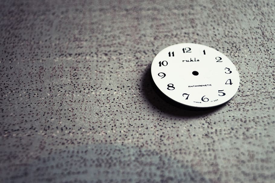 Round White Wall Clock, analog, Analogue, broken, clock face HD wallpaper