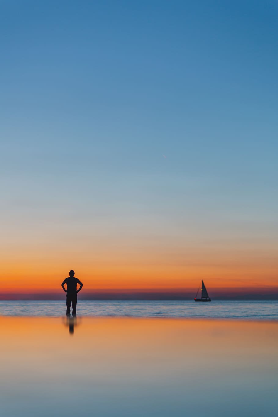 The man is looking at the sunset by the sea, waterscape, male HD wallpaper
