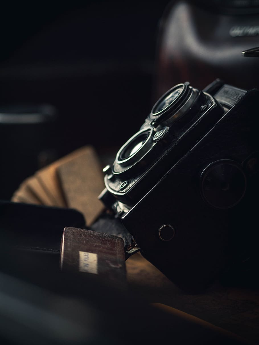 black twin-lens reflex camera, vintage, old, bokeh, blur, zeiss