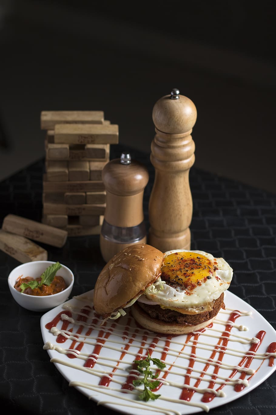 Cooked Burger On Plate, cheeseburger, delicious, dinner, egg HD wallpaper
