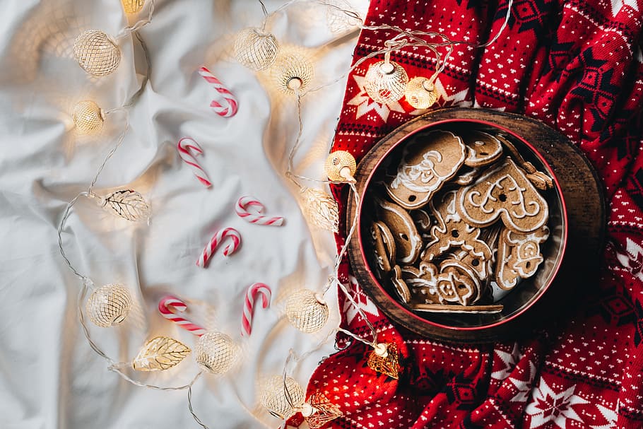 Christmas ornament cookies, sweet, holiday, gingerbread, dessert HD wallpaper
