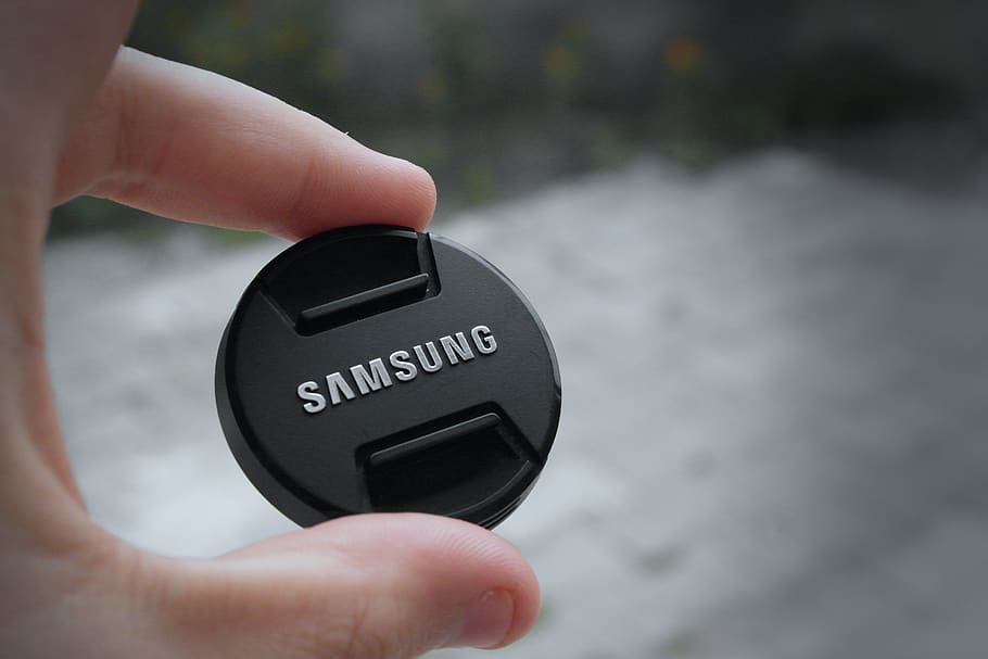 samsung, lens, cover, camera, human hand, human body part, holding HD wallpaper