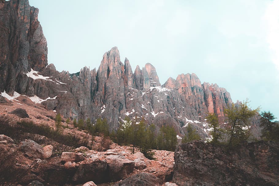 brown mountain, nature, outdoors, cliff, mesa, plateau, plant HD wallpaper