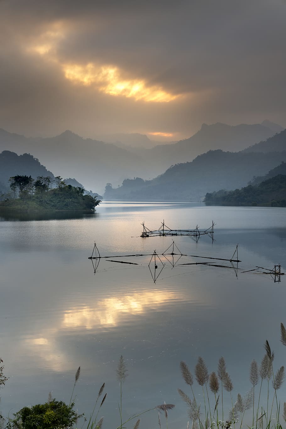 Body of Water Under Sunset, clouds, cloudscape, dawn, daylight HD wallpaper