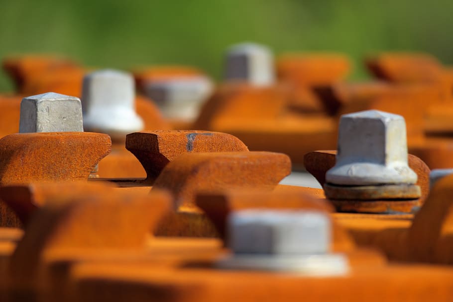 railroad ties, railway sleeper, rust, screw, railway sleepers HD wallpaper
