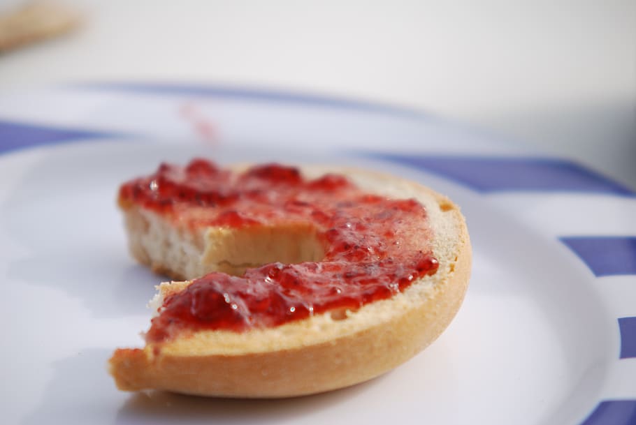 bagel, jam, bite, plate, food, meal, dish, eating, delicious HD wallpaper