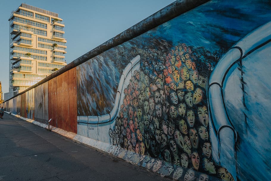germany, east side gallery, berlin, wall art, graffiti, tower block, HD wallpaper