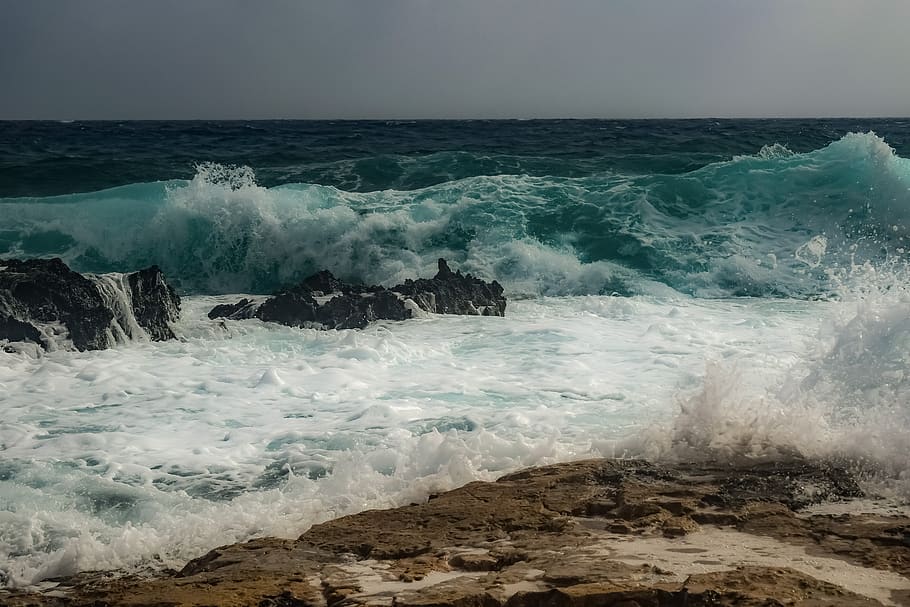 waves, storm, spray, foam, sky, clouds, weather, nature, horizon HD wallpaper