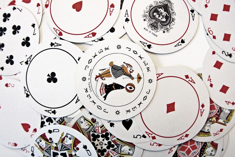 round white playing cards, high angle view, indoors, no people HD wallpaper