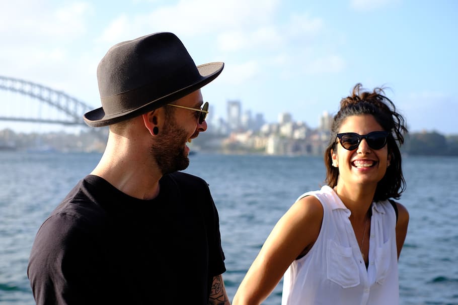 fun, humor, funny, joy, couple, man, woman, love, romance, lovers HD wallpaper