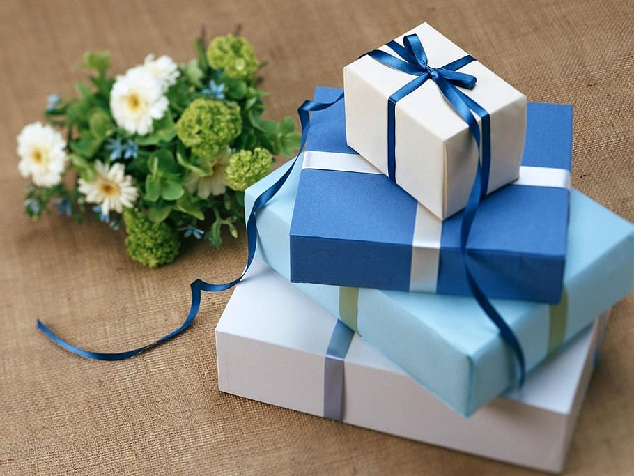 Several Gift Boxes Near the White Flowers, anniversary, birthday, HD wallpaper