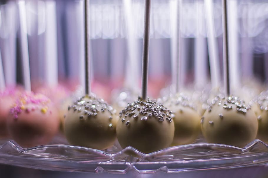 Vanilla Cake Pops, candy, dessert, food, indulgence, macro, pastries HD wallpaper