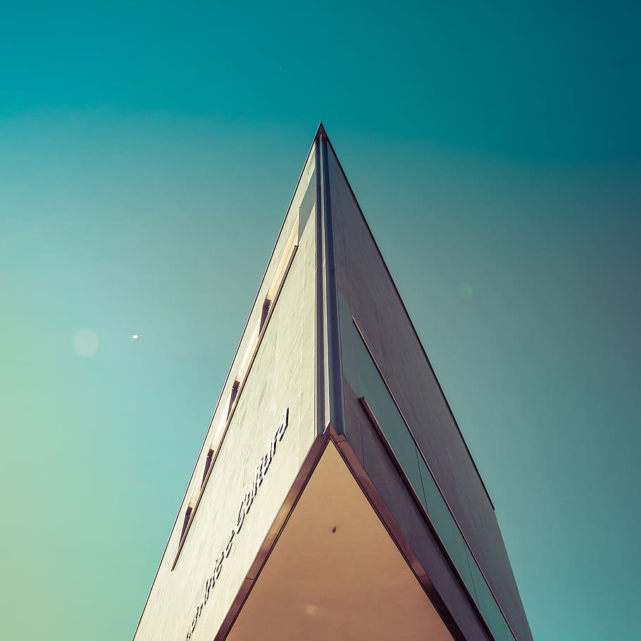 white pointed concrete building, triangle, architecture, symmetry HD wallpaper