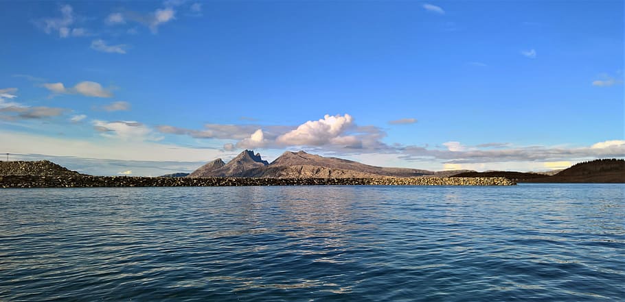 Landscape Photography of Mountain Near Body of Water, beach, blue sky HD wallpaper