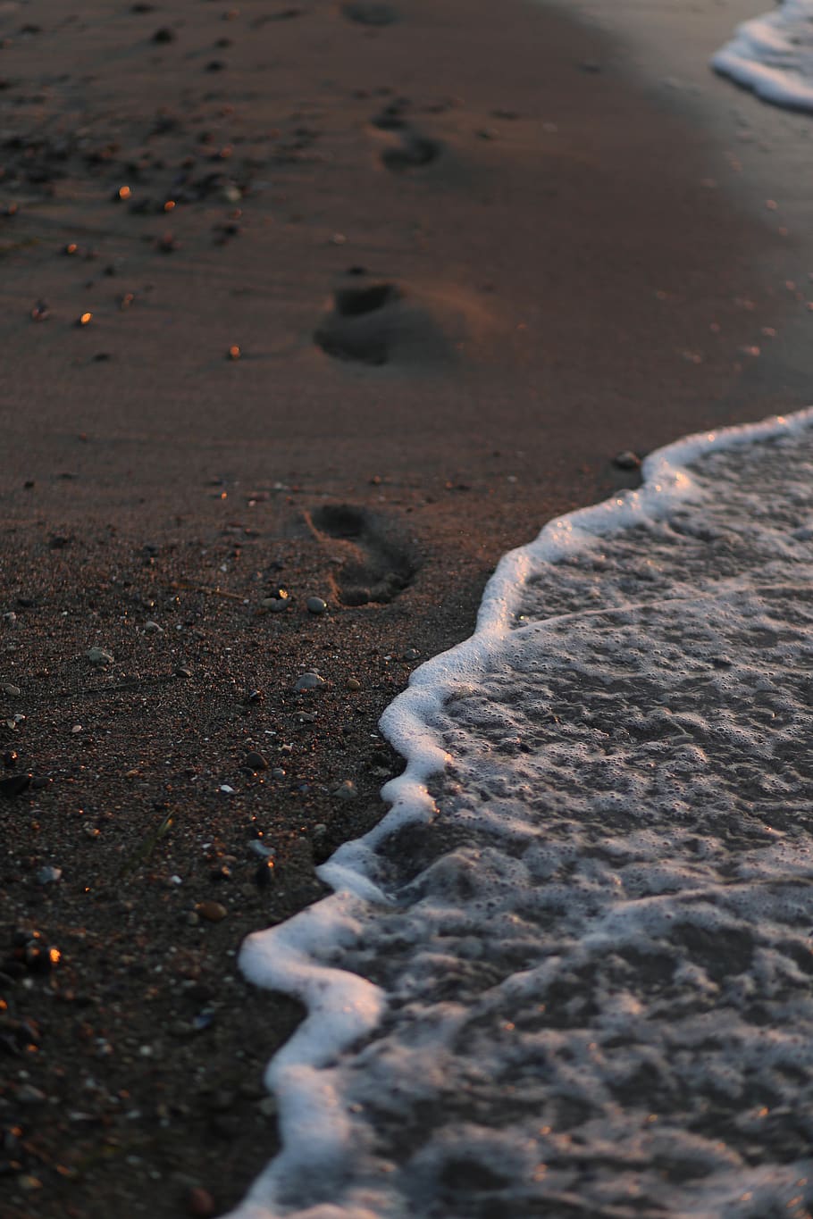 seawater on shore, nature, outdoors, sand, ocean, beach, shoreline HD wallpaper
