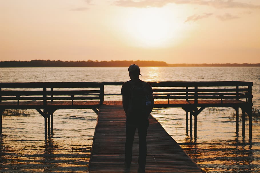 silhouette, people, man, cap, sunset, beach, sea, ocean, bridge HD wallpaper
