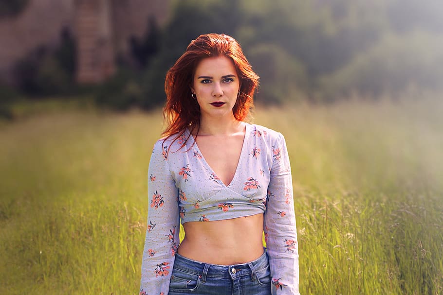 field, model, landscape, green fields, spring, nature, woman HD wallpaper
