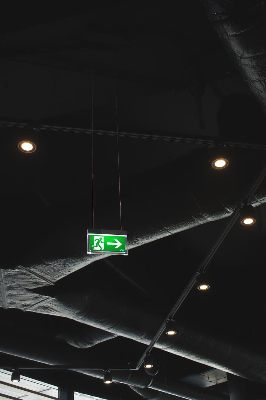 green signage on ceiling, illuminated, low angle view, guidance HD wallpaper