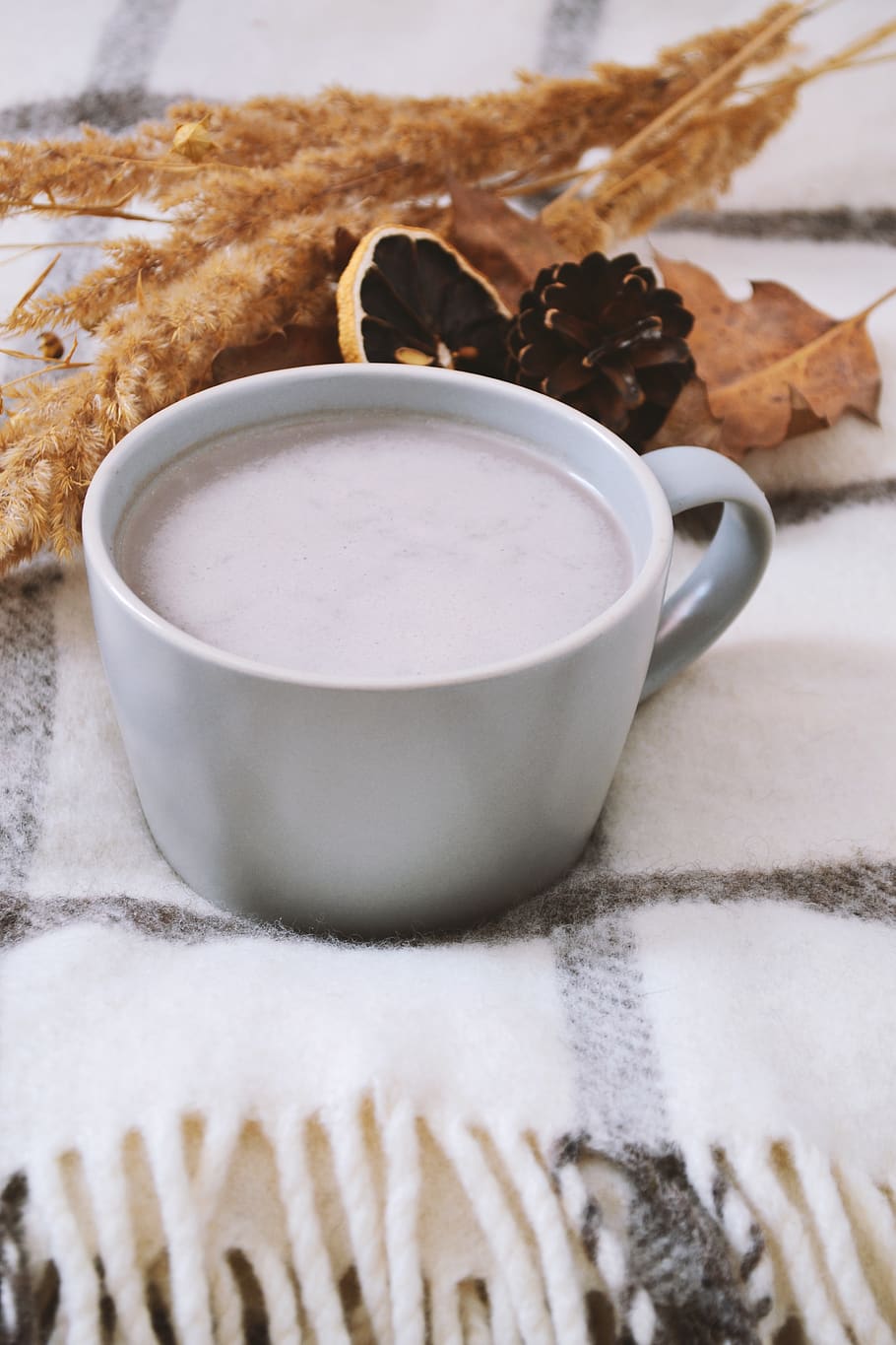fully filled mug, food and drink, cup, coffee cup, refreshment HD wallpaper