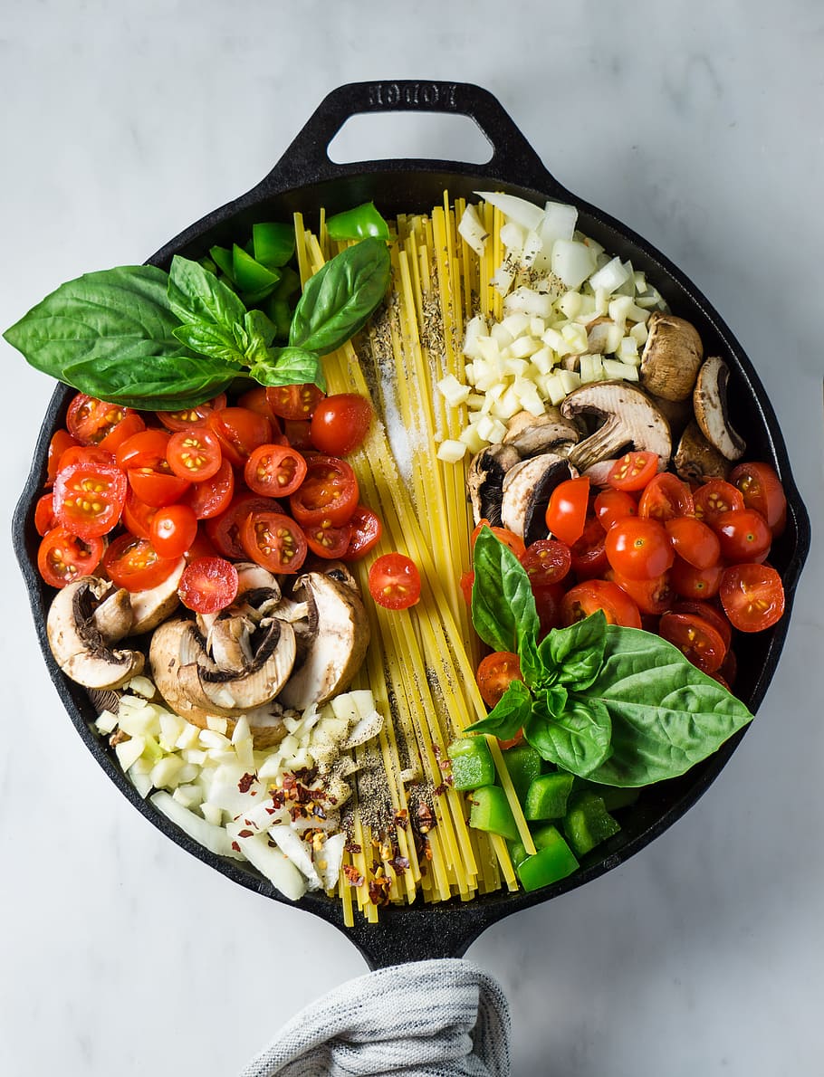 That’s amore!, food, pan, vegetable, herb, leaf, leaves, tomato HD wallpaper