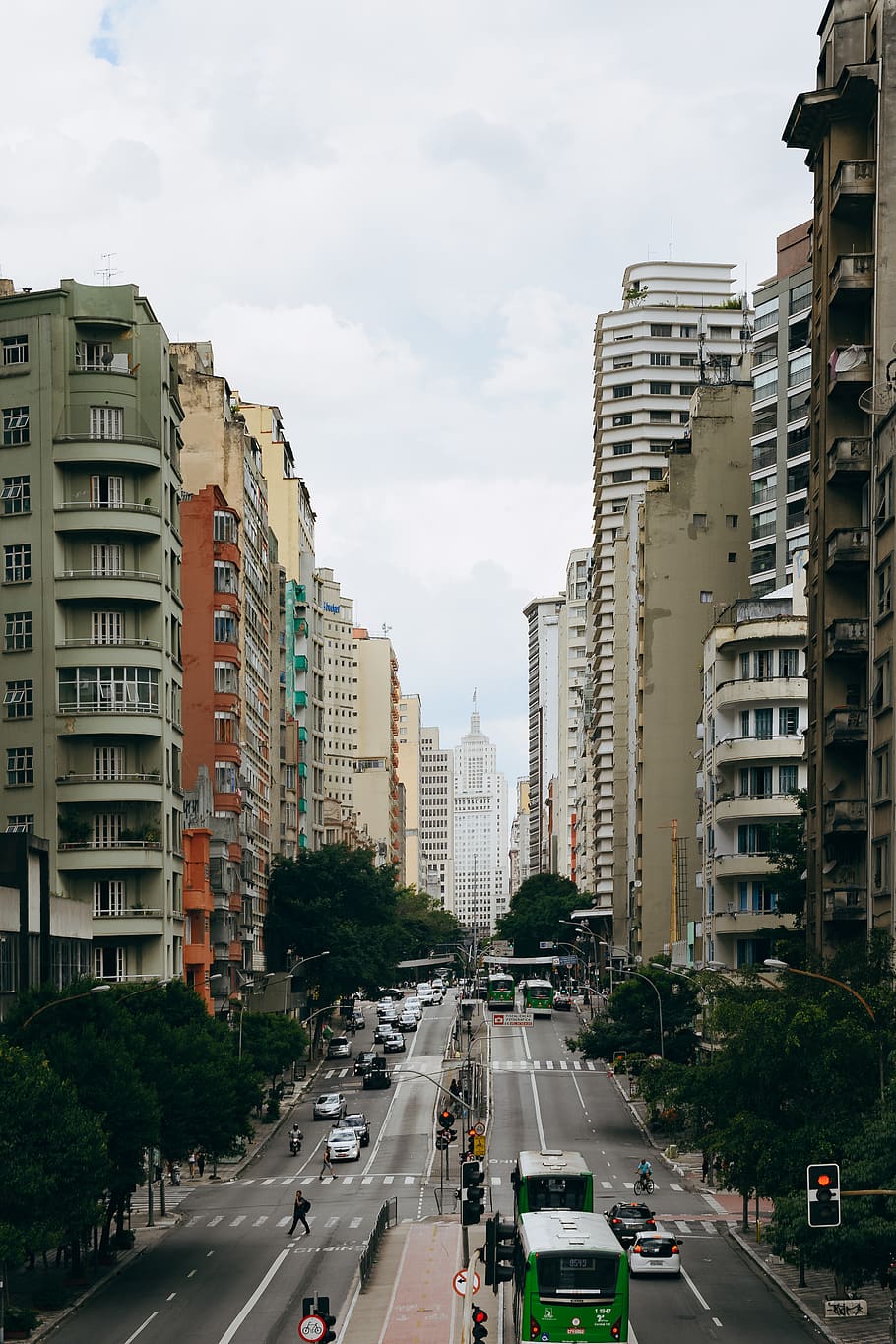 City Buildings, architectural design, architecture, buses, cars HD wallpaper