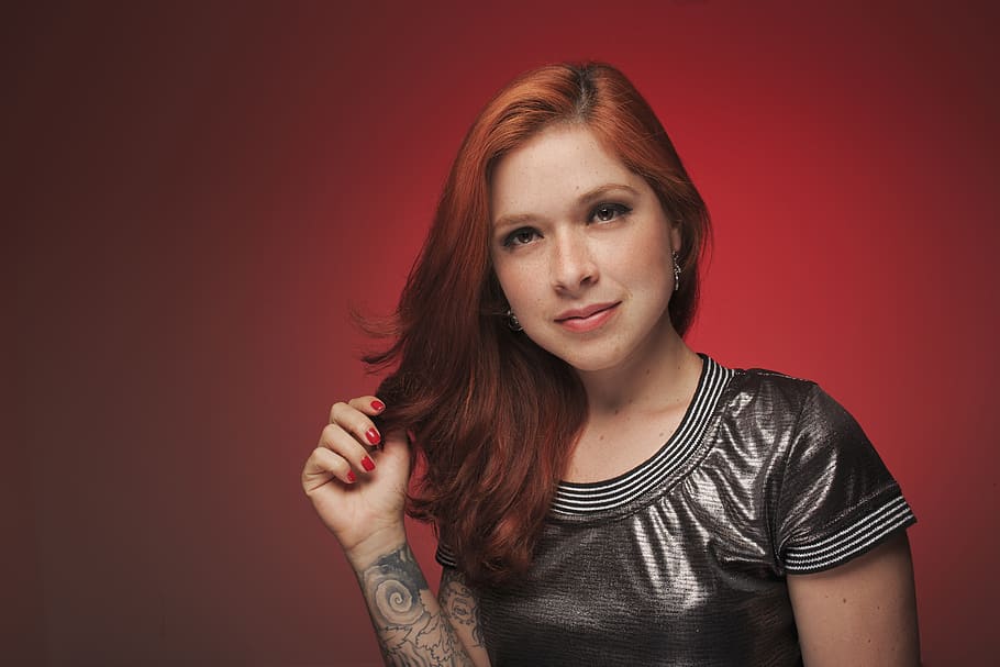 Tattooed Woman Smiling for Photo, attractive, beautiful, cute HD wallpaper