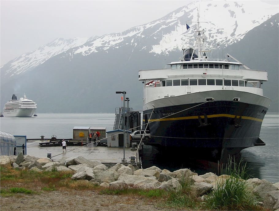 unload, unloading, ship, boat, sea, journey, giant, cruise HD wallpaper