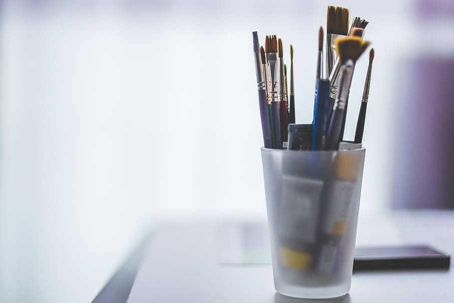 Paint Brush in Shallow Photo, art materials, blur, container HD wallpaper
