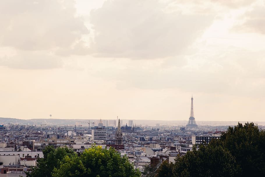 A panoramic view of Paris with Eiffel tower in the backround HD wallpaper