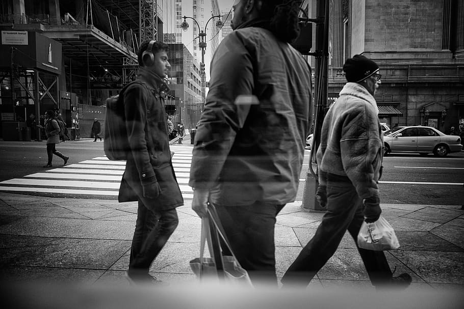 walking, city, real people, street, city life, men, architecture HD wallpaper