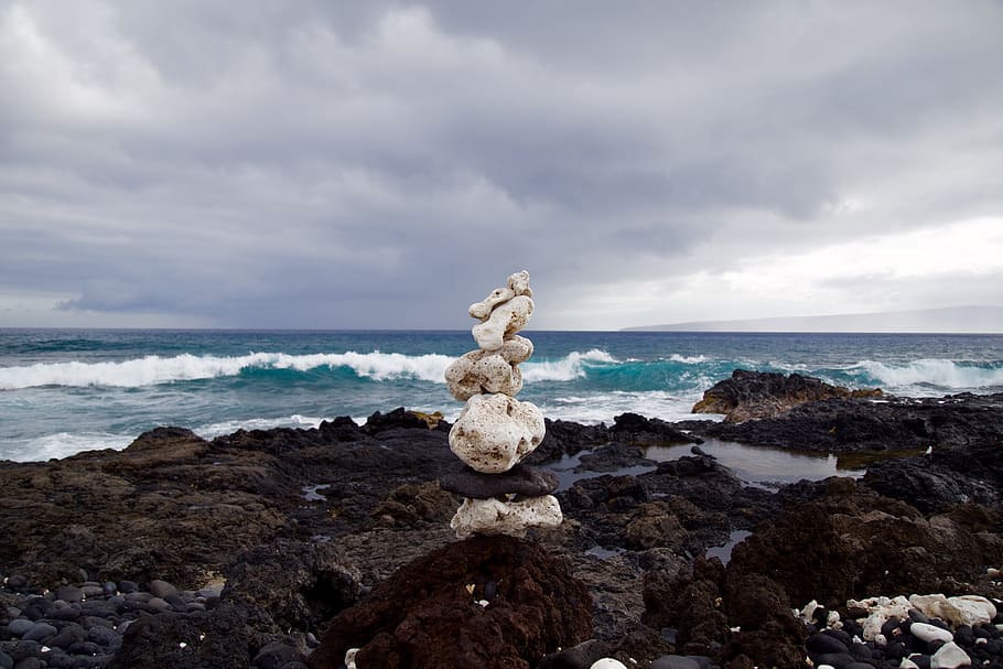 rocks, coast, waves, ocean, sea, water, storm, clouds, cloudy HD wallpaper