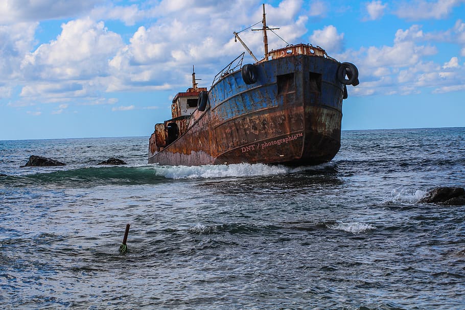Vintage Brown Pirate Shipo, clouds, daylight, ocean, rocks, sea HD wallpaper