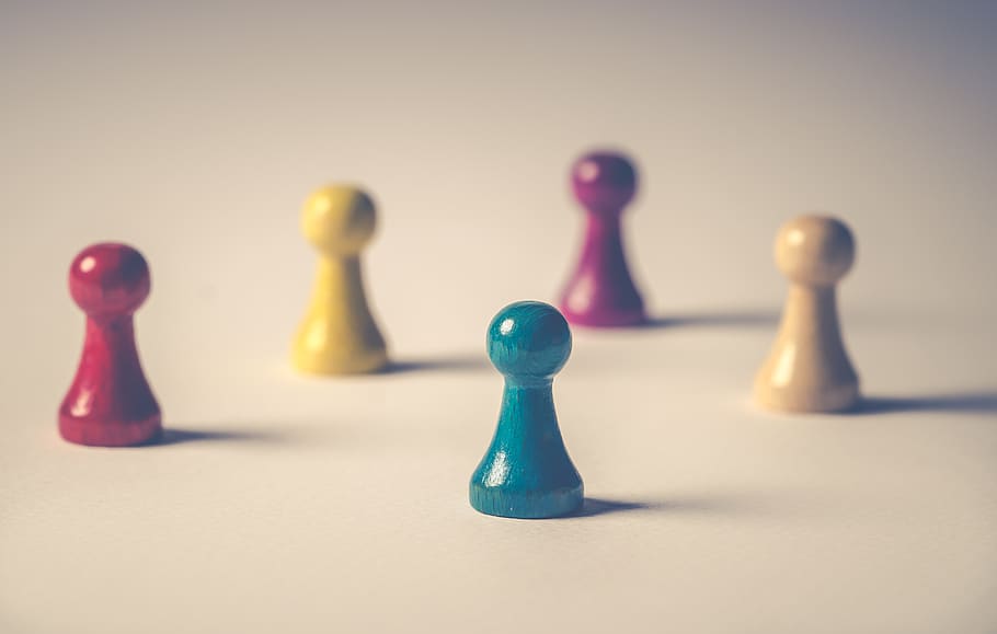 Five Assorted-color Chess Pieces, blur, close-up view, colorful HD wallpaper