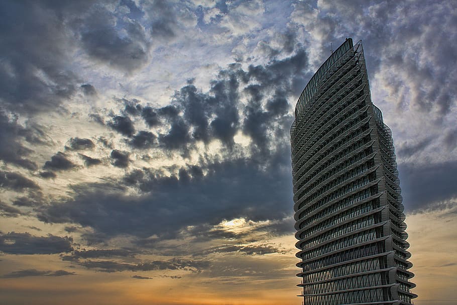 White Building Under Cloudy Sky, architecture, skyscraper, sunrise HD wallpaper