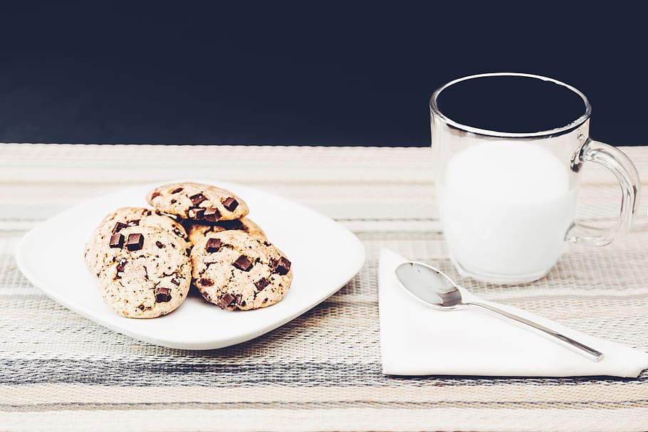 Photo Of Clear Mug Beside Plate With Cookies, chocolate, cup HD wallpaper