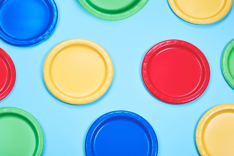 Colorful Party Plates Photo, Backgrounds, Textures, Flatlay, Colourful HD wallpaper