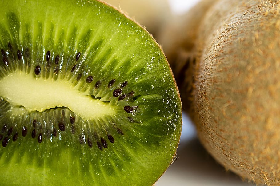 sliced kiwi fruit, food and drink, healthy eating, kiwi - fruit HD wallpaper