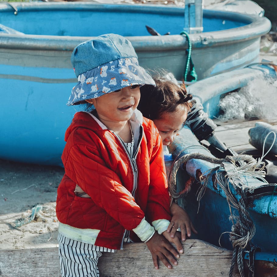 children, sea, real people, clothing, females, childhood, water HD wallpaper