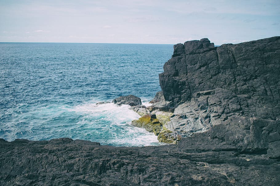 Landscape Photography of Boulder Near Body of Water, beach, cliff HD wallpaper
