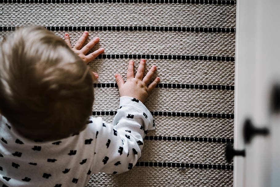 baby crawling, childhood, rear view, one person, offspring, headshot HD wallpaper