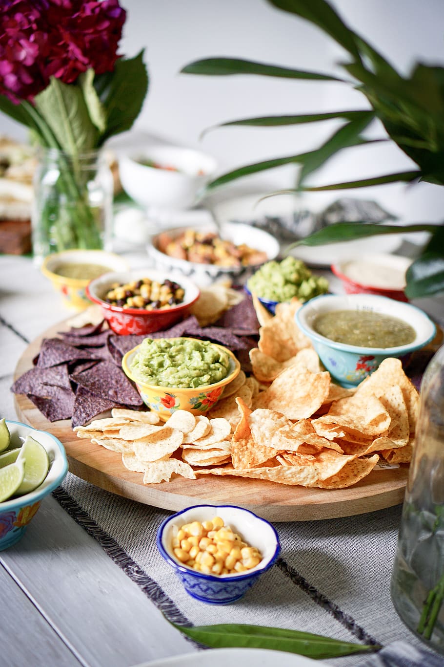 nachos on tray with dips, food, nashville, united states, buffet HD wallpaper