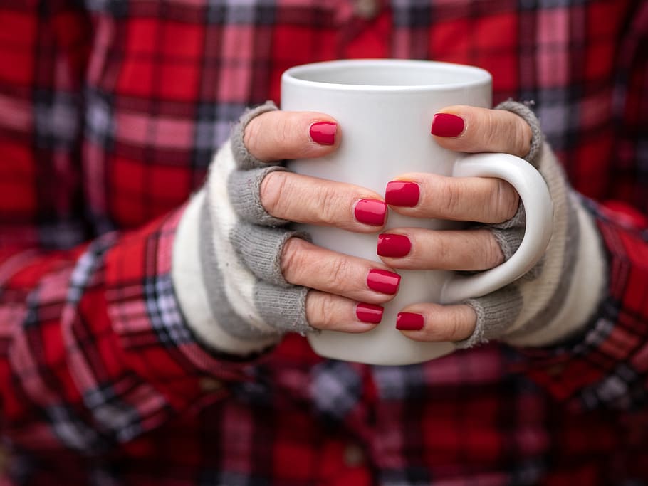 coffee, mug, red, cup, hot, tea, warm, fingernails, plaid, hands HD wallpaper