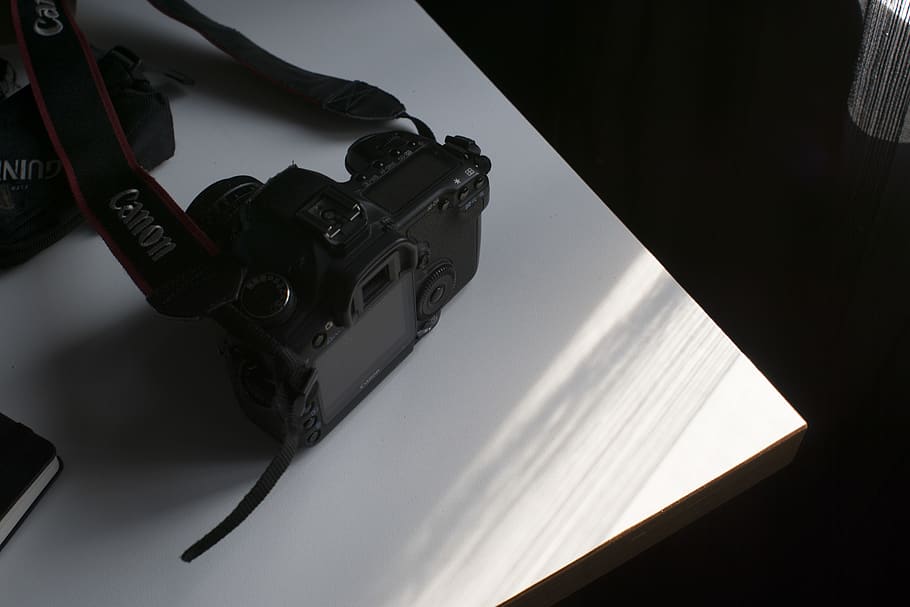 Photo of Canon Dslr Camera on Table, brand, device, electronics HD wallpaper