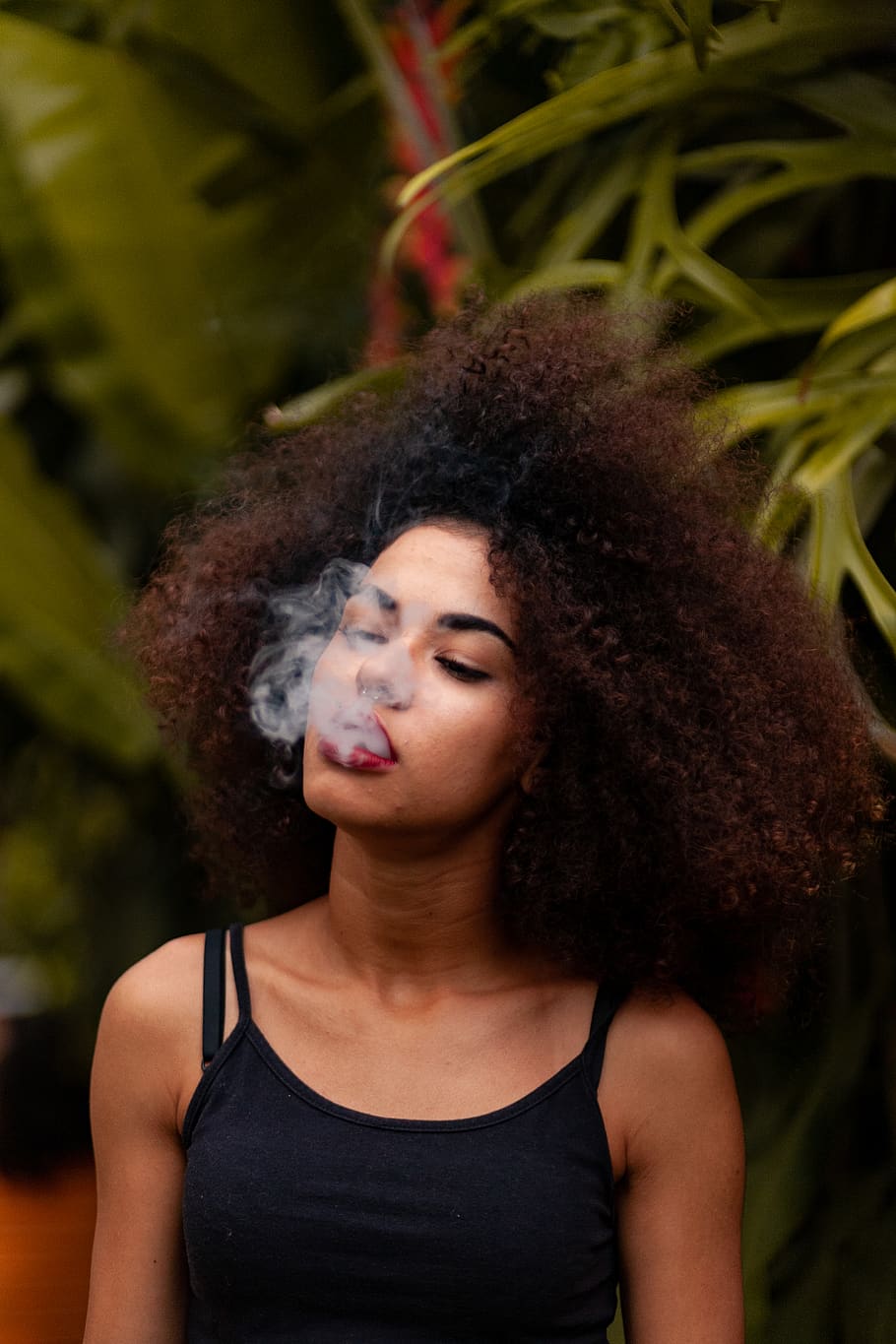 Smoke Coming Out of Person's Mouth, adult, afro, beauty, brunette, HD wallpaper