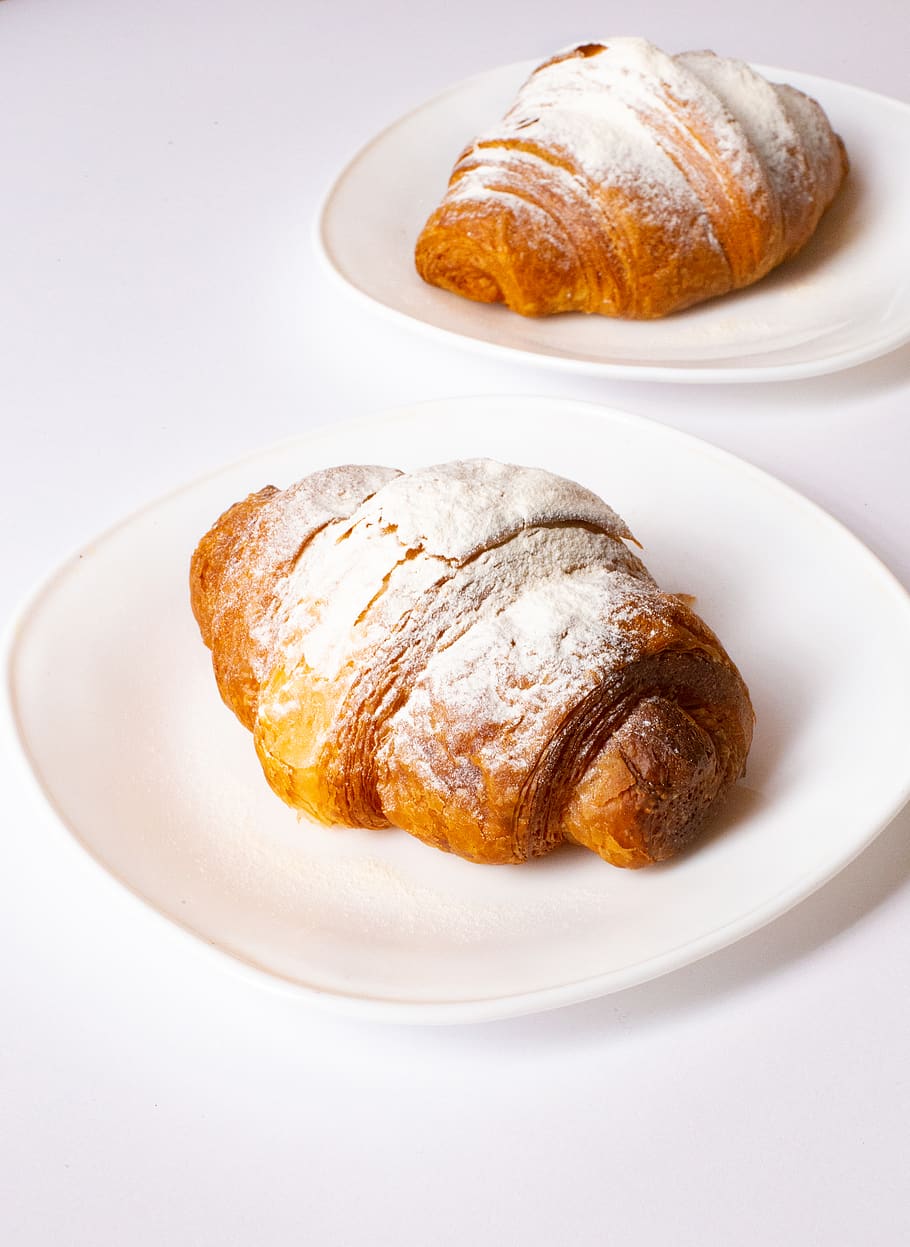 Croissants on White Plate, baked, bakery, bread, bun, butter HD wallpaper