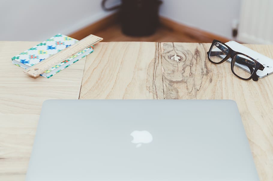macbook, laptop, computer, technology, desk, office, business HD wallpaper
