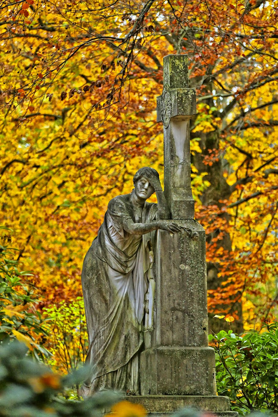 autumn, mourning, angel, cemetery, grave, goslar cemetery, loneliness
